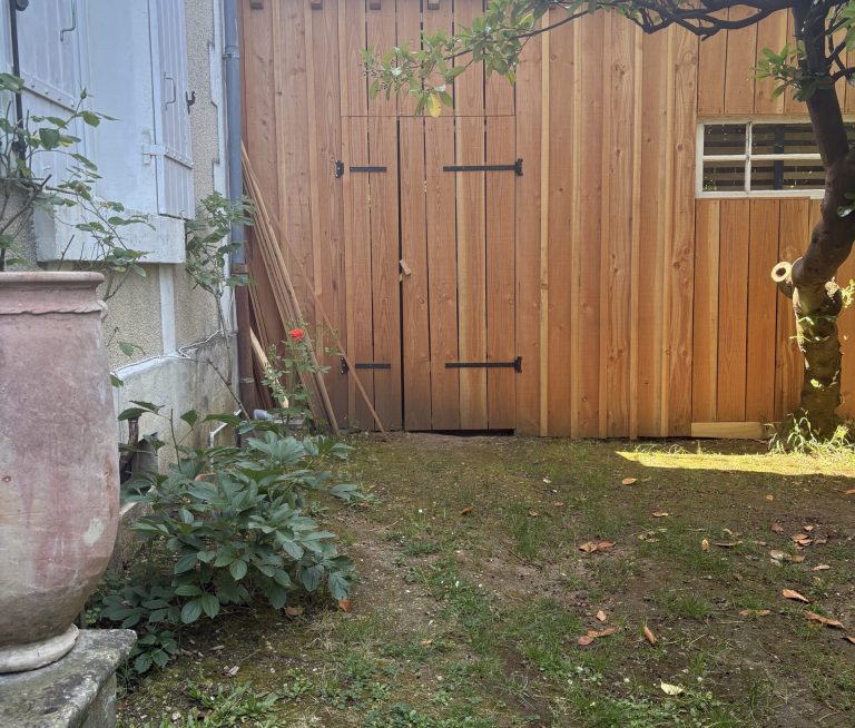 Abri cabane bois jardin