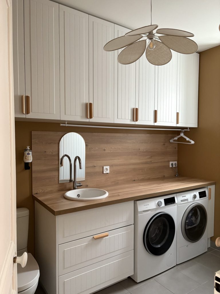 Aménagement Buanderie bois avec placard et électroménager